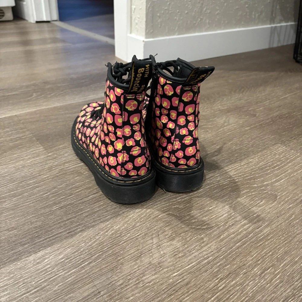 Dr Doc Martens 1460J Pink Loud Leopard Leather Lace Up Boots Size 3 - Some Wear‎